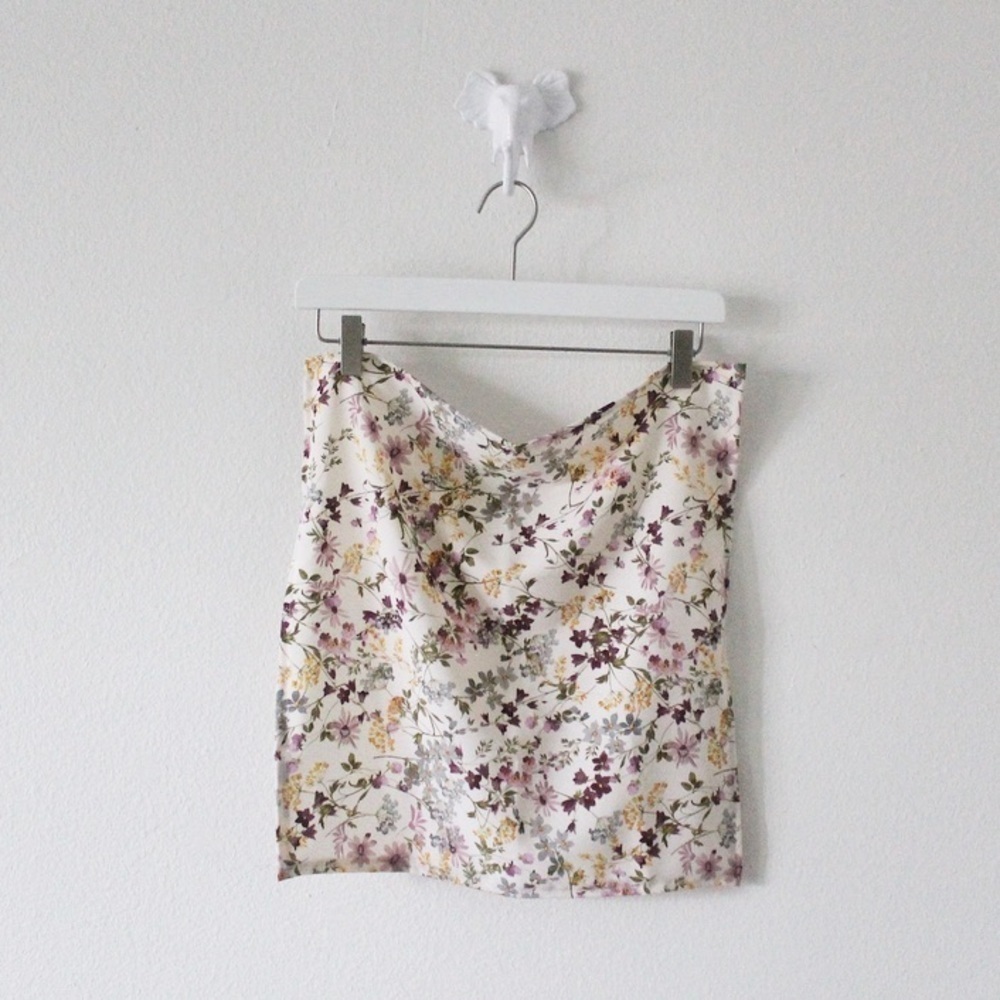 NWT Handmade Floral 18” x 18” Scarf L1043